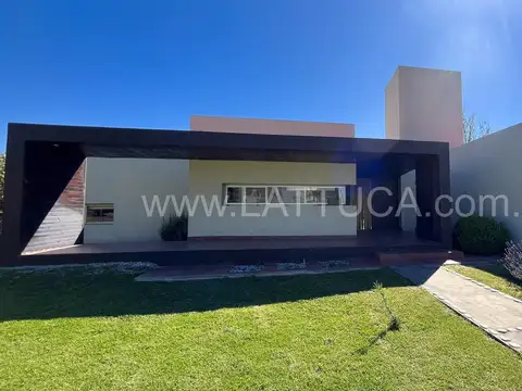 Casa en Venta en Funes, USD 379.000