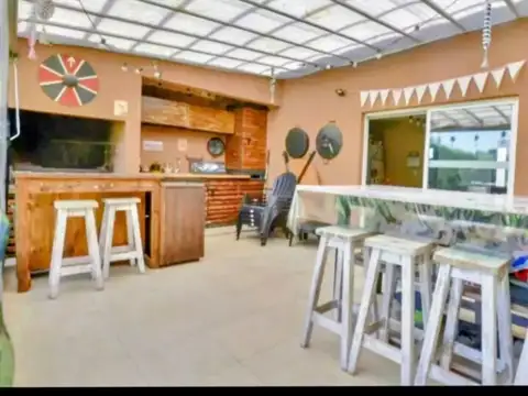 Casa 4 ambientes con 1 baño