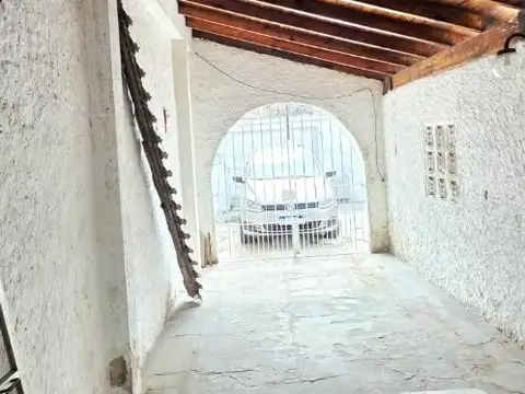 Alquiler de PH 2 ambientes c/cochera en  Isidrio Casanona