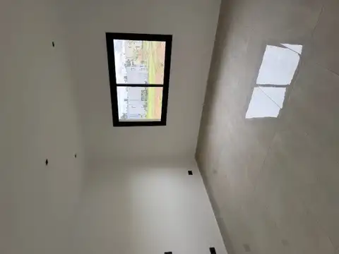Casa 6 ambientes con 2 baños