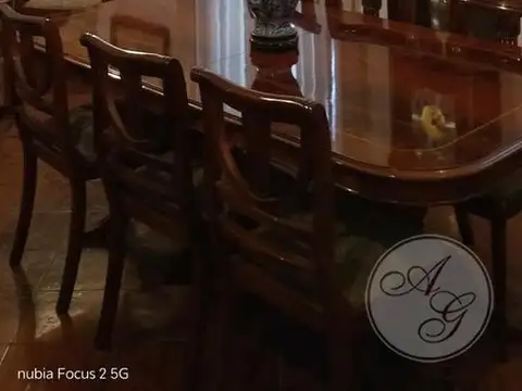 Casa 4 ambientes con 2 baños