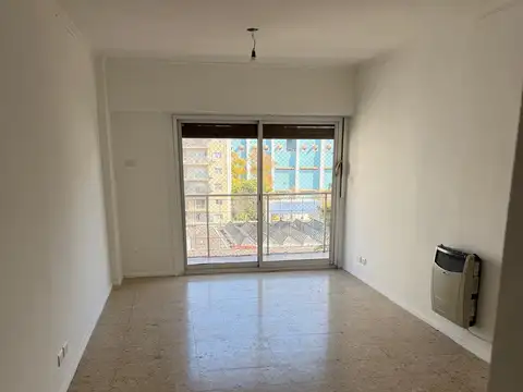 4 ambientes con dep al frente cochera fija cubierta