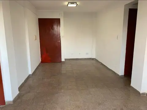 DONOVAN 700, Piso 2
