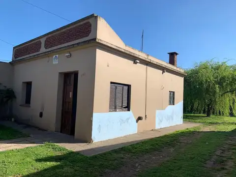 Casa en venta - 2 Dormitorios 1 Baño - Mercedes