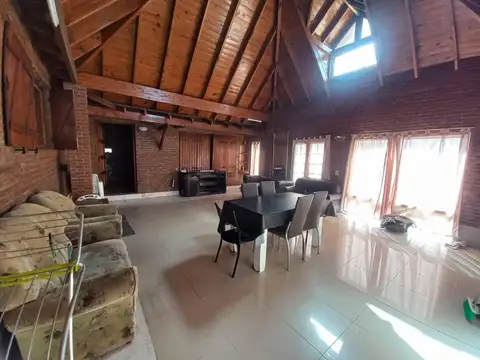 Casa en venta - 2 Dormitorios 1 Baño - Ostende