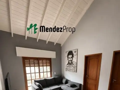 Casa en Alquiler con 4 cocheras