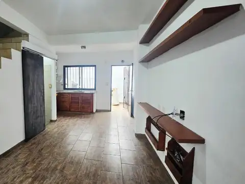 Duplex 3 ambientes en Alquiler con patio Ramos Mejia