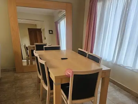 Casa en Venta con 4 cocheras