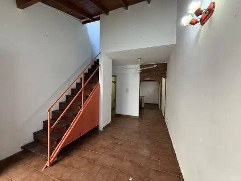 Depto Tipo Casa en Alquiler de 1 dormitorio
