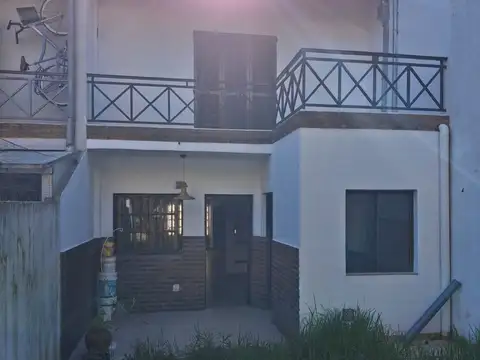 venta duplex 4 amb en Villa Luzuriaga con Cochera