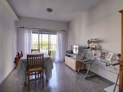 AV AVELLANEDA 2400