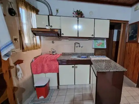 CINTRA. VENDO CASA CON LOCAL COMERCIAL Y GALPONES