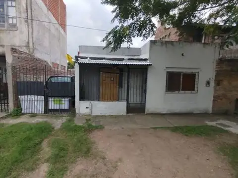VENTA CASA 2 AMBIENTES LLAVALLOL PATIO COCH CUOTAS