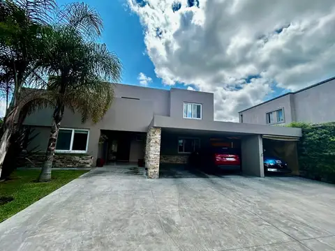 Casa Chalet  en Venta en Ayres Plaza, Pilar, G.B.A. Zona Norte