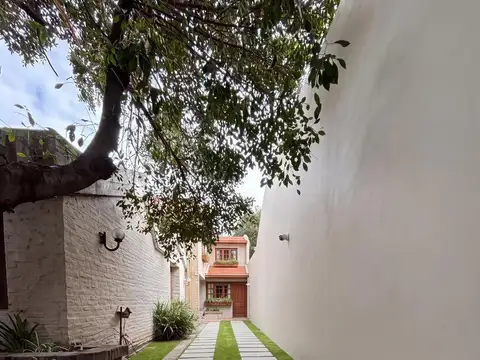 Casa 7 ambientes con 3 baños