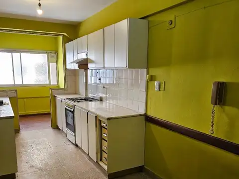Av Colon 800, Piso 2