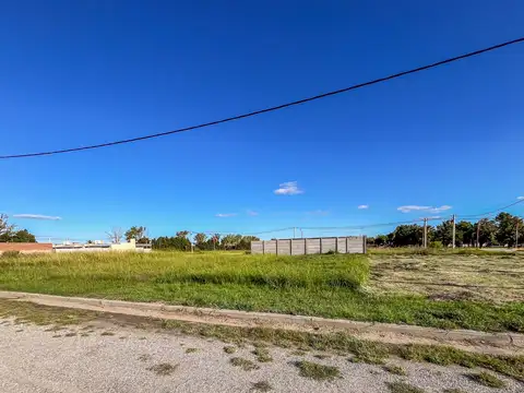 Terreno en Venta 25  mts Fondo