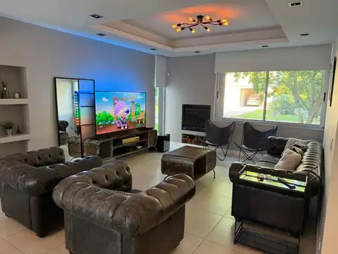 Casa 4 ambientes con 3 baños