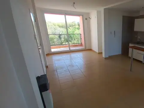 EN ALQUILER  AMPLIO DPTO.1 DORM. - EN 2DO PISO POR ESCALERA
