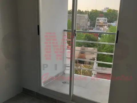 HERMOSO SEMIPISO 2 AMBIENTES AL CONTRAFRENTE CON BALCÓN