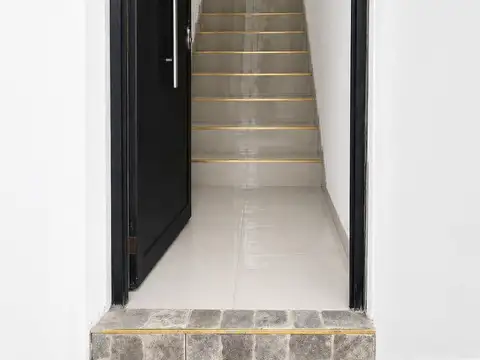 Pedro Lozano 5100, Piso 1