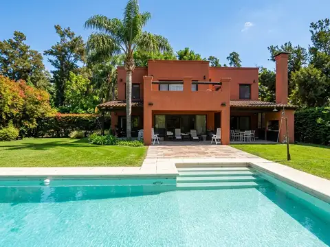 Venta Casa de 4 ambientes en  River Oaks  Ingeniero  Maschwitz Escobar Apta crédito