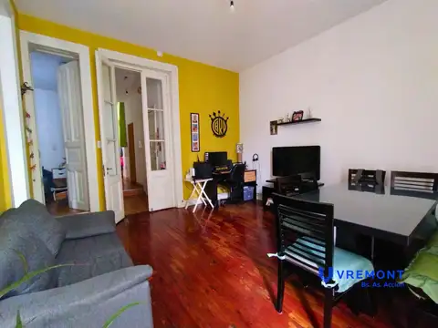 Luminoso 3 amb. en venta al frente con balcón y sin expensas