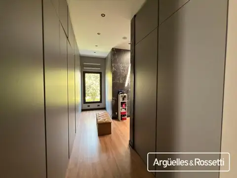 Casa en Venta en Funes, USD 1.100.000