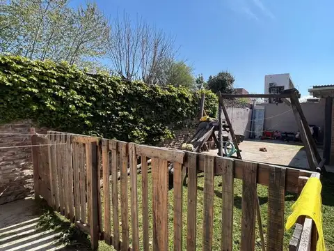 CASA 4 AMB Y DEPTO 3 AMB MULTIFAMILIAR HURLINGHAM