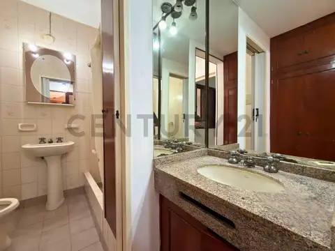 Venta | Casa de 4 Dormitorios con cochera, patio y terraza | Barrio Parque, Rosario