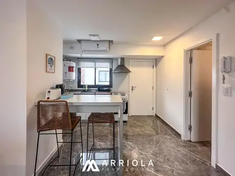 Monoambiente moderno, al frente. Con Quincho. PUNTA MOGOTES.