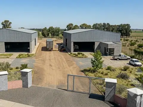 Base Industrial en VENTA sobre Ruta 22 | 1.070 m² Cubiertos + 1 Ha de Terreno | Limite  Fdez Oro y Cipolletti