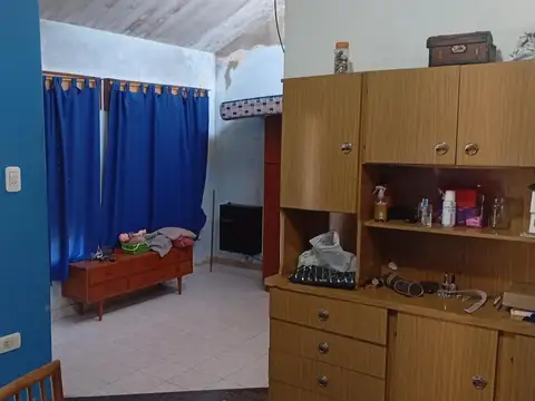 Casa 5 ambientes con 1 baño