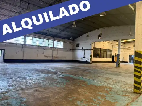 Depósito de 2300 m2 cubiertos en Villa Adelina