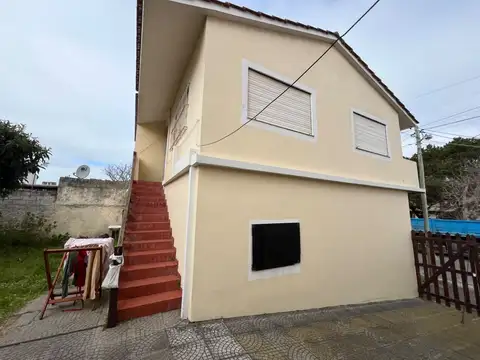 Departamento 8 ambientes con 4 baños