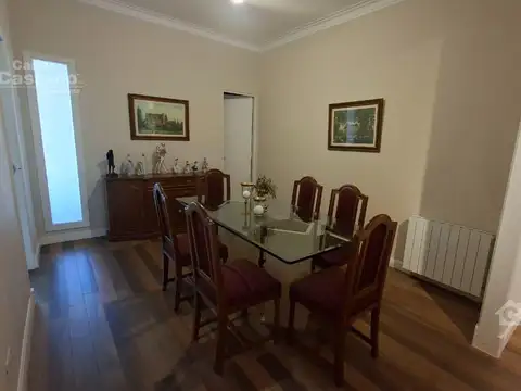 Casa 7 ambientes con 5 baños