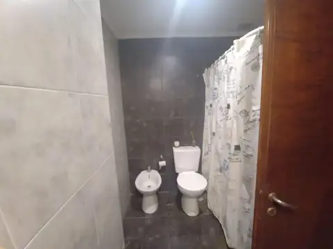 Venta en bloque. Dos departamentos de 2 amb. + 5 Cocheras.