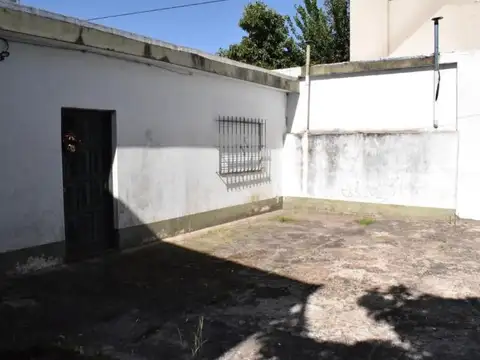 Casa 2 ambientes con 1 baño