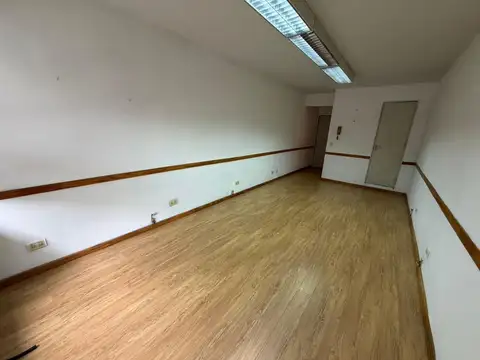 Oficina en Alquiler en Parque Patricios, $ 430.000