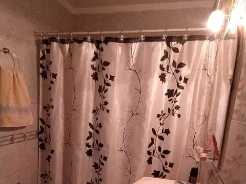 Depto Tipo Casa 6 ambientes con 2 baños