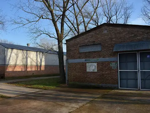 Fábrica o Depósito dentro de lote de 12 hectáreas en Ruta 8, Fátima, Estación Empalme