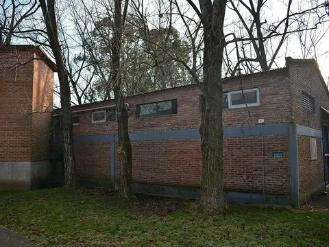 Fábrica o Depósito dentro de lote de 12 hectáreas en Ruta 8, Fátima, Estación Empalme