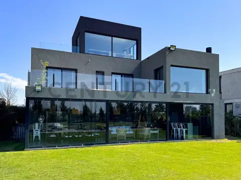 Casa en Venta de 5 dormitorios