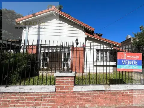 VENTA -Casa de 5 amb sobre lote de 10,60 x 34-ACEPTA PERMUTA