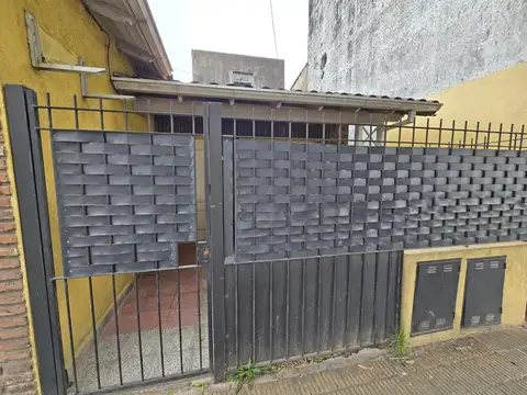 Esquiú al 2600, E/ Junin y Bacacay