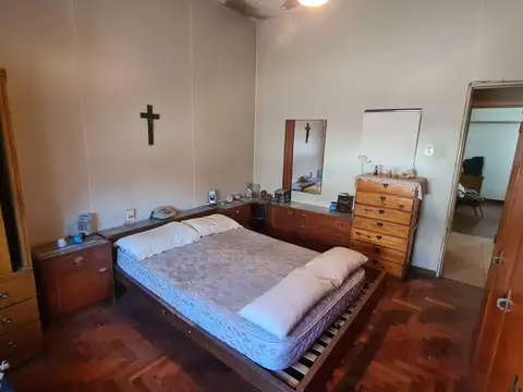 Casa 3 ambientes con Garage y 2 Locales en Ballester