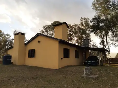 VENTA DE CASA 3 DORMITORIOS EN YACANTO CALAMUCHITA