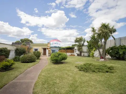 Venta-Casa 3 dormitorios con gran jardín-Belvedere
