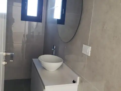 Casa en Alquiler con 1 cochera