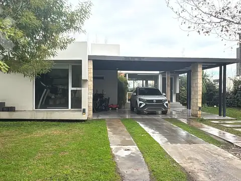 Venta Casa 4 dormi   Pileta - Bº La Zagala - Neuquén Capital